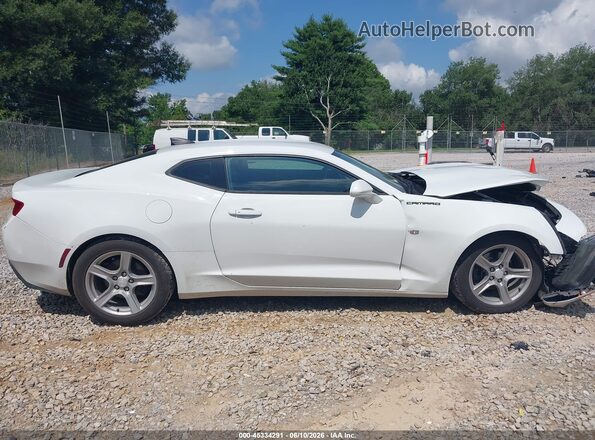 1G1FB1RX5H0153262 2017 CHEVROLET CAMARO White Widok wnętrza z tyłu