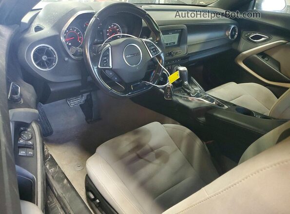 1G1FB3DS4J0151077 2018 CHEVROLET CAMARO Maroon Dashboard view