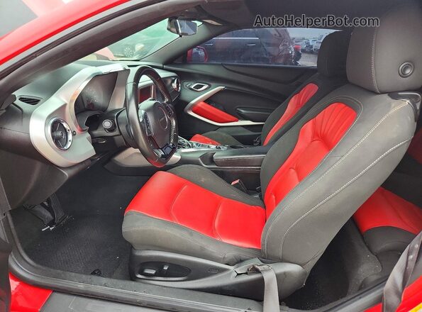 1G1FB3DX2J0156029 2018 CHEVROLET CAMARO Red Front interior view