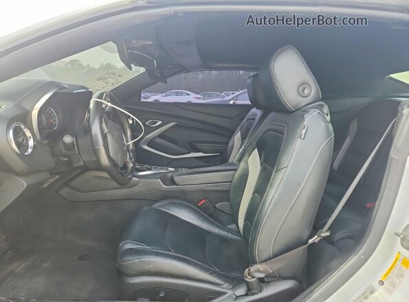 1G1FB3DX2K0108581 2019 CHEVROLET CAMARO Two Tone Вид салону спереду