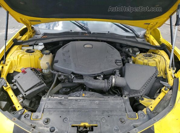 1G1FD1RS8H0103308 2017 CHEVROLET CAMARO Желтый Вид задней части салона