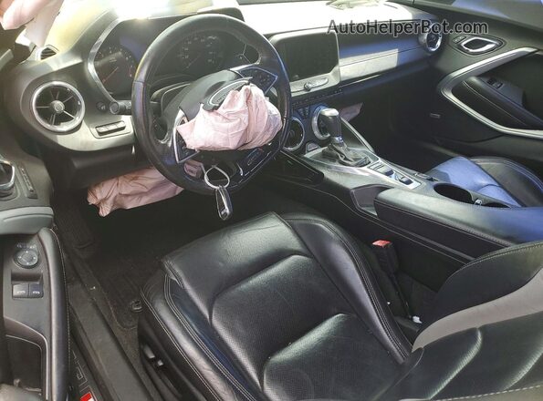 1G1FD1RS8H0103308 2017 CHEVROLET CAMARO Желтый Вид панели приборов