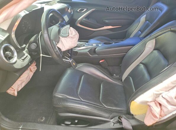 1G1FD1RS8H0103308 2017 CHEVROLET CAMARO Желтый Вид салона спереди