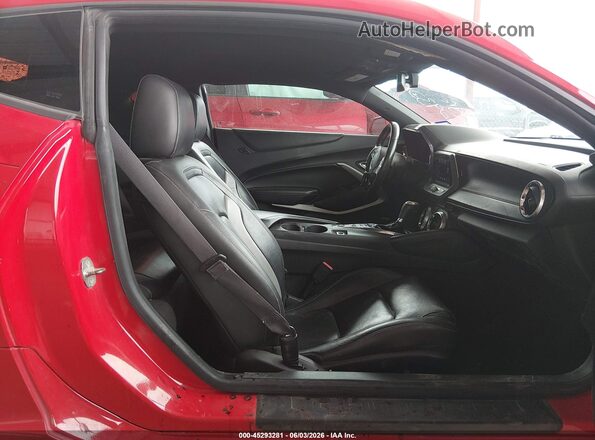 1G1FD1RXXH0188096 2017 CHEVROLET CAMARO Red Вид салону спереду