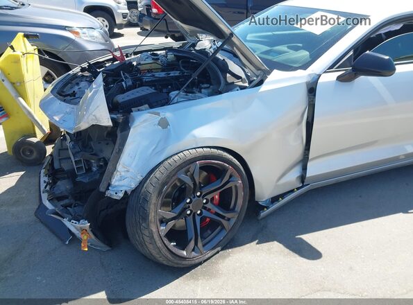 1G1FE1R73K0154750 2019 CHEVROLET CAMARO Silver Widok z przodu