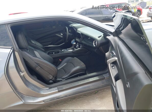 1G1FF1R74M0131879 2021 CHEVROLET CAMARO Gray წინა სალონის ხედი