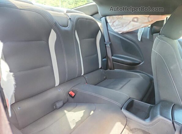 1G1FF1R77L0135987 2020 CHEVROLET CAMARO White Rear seats view