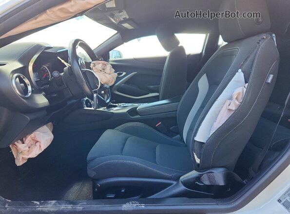1G1FF1R77L0135987 2020 CHEVROLET CAMARO White Front interior view