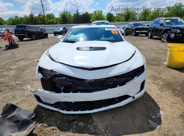 1G1FF1R79M0128864 2021 CHEVROLET CAMARO Белый Вид спереди