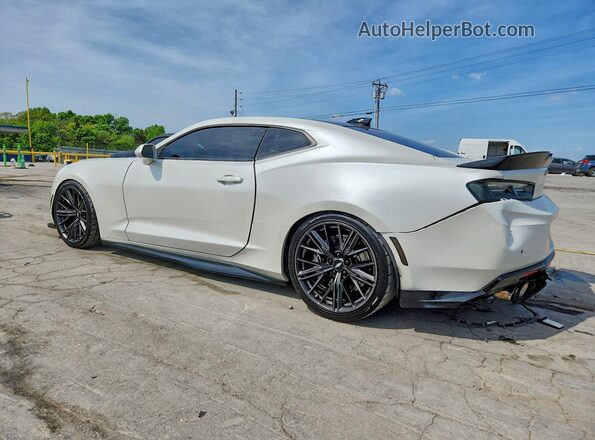 1G1FK1R65J0126205 2018 CHEVROLET CAMARO White 