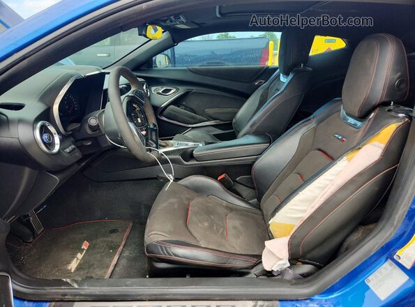 1G1FK1R68H0173044 2017 CHEVROLET CAMARO Blue Front interior view