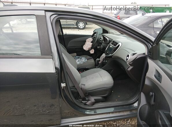 1G1JB5SH7H4143118 2017 CHEVROLET SONIC Black Front interior view