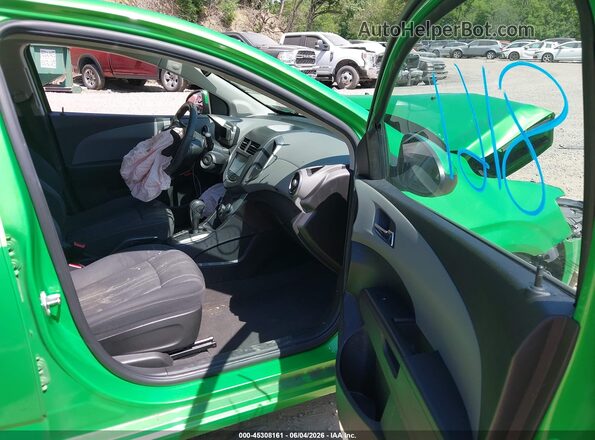 1G1JC5SH0G4122798 2016 CHEVROLET SONIC Зеленый Вид салона спереди