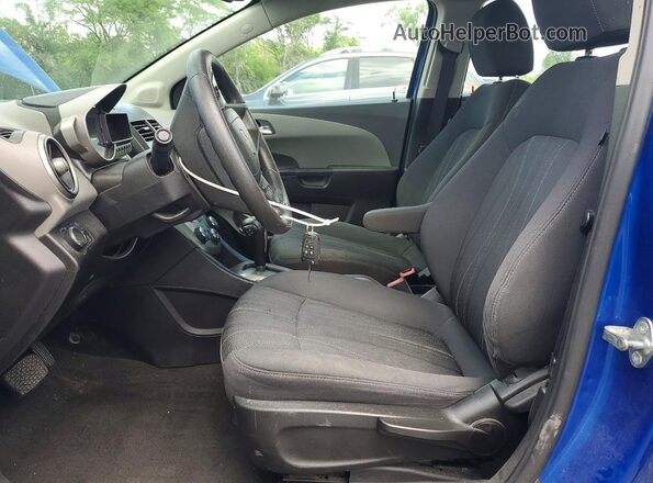 1G1JC5SH1G4176014 2016 CHEVROLET SONIC Синий Вид салона спереди