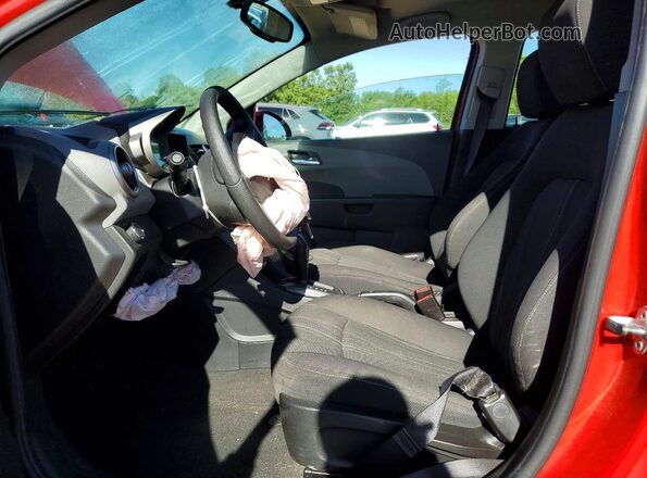 1G1JC5SH6G4117167 2016 CHEVROLET SONIC Red Front interior view