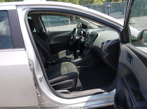 1G1JC5SH8G4183333 2016 CHEVROLET SONIC Silver Vista interior delantera