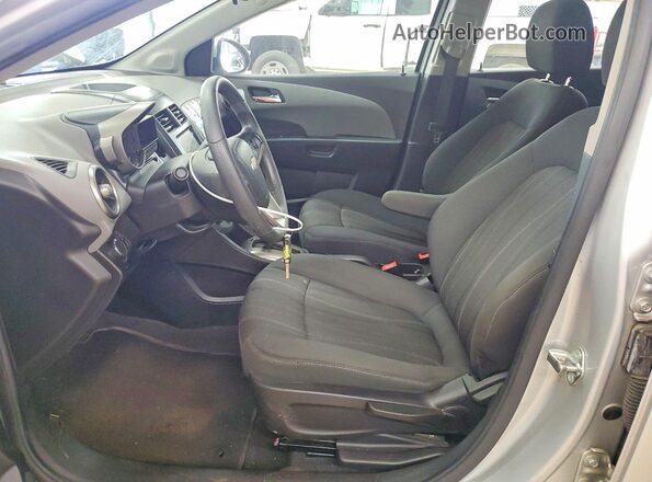 1G1JC6SB7G4138790 2016 CHEVROLET SONIC Silver Вид салону спереду