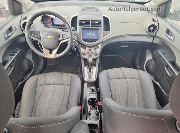 1G1JC6SH1G4137655 2016 CHEVROLET SONIC Silver Widok deski rozdzielczej