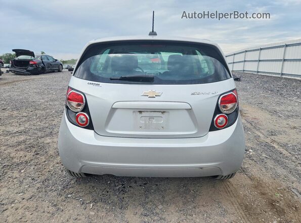 1G1JC6SH1G4137655 2016 CHEVROLET SONIC Silver Widok z tyłu