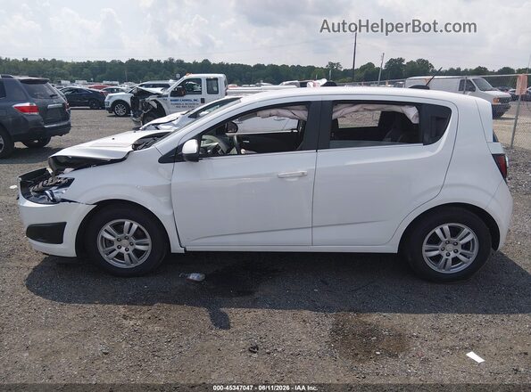 1G1JC6SH2G4160233 2016 CHEVROLET SONIC White Widok wnętrza 360 stopni