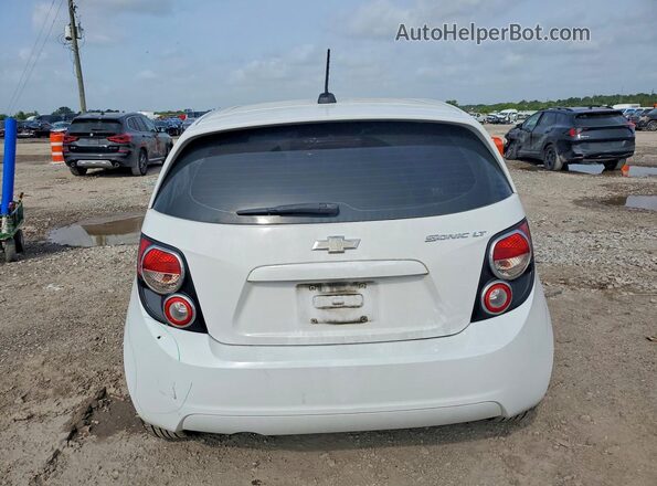 1G1JC6SH4G4151324 2016 CHEVROLET SONIC White Հետևի տեսք