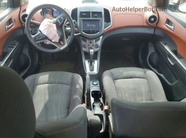 1G1JC6SHXG4162456 2016 CHEVROLET SONIC White Vista del salpicadero