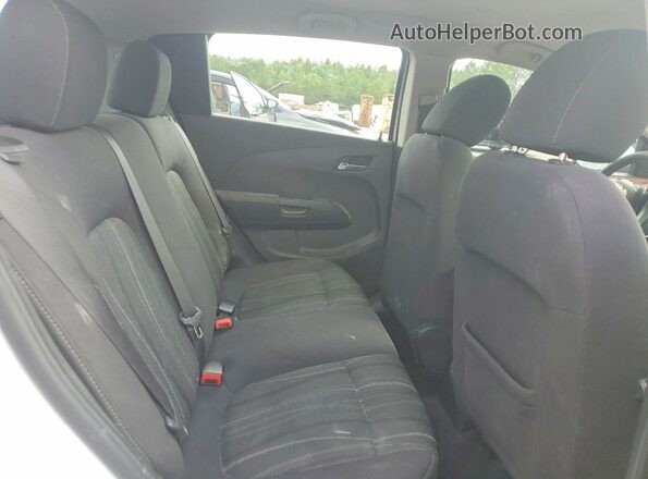 1G1JC6SHXG4162456 2016 CHEVROLET SONIC White Vista de los asientos traseros