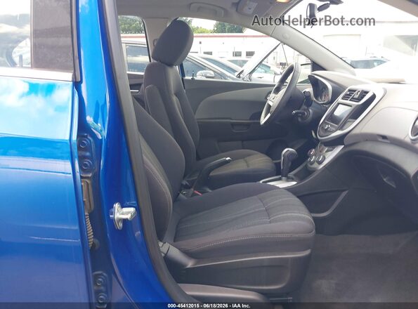 1G1JD5SB9L4100740 2020 CHEVROLET SONIC Синий Вид салона спереди