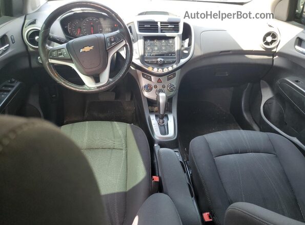 1G1JD5SH9J4100349 2018 CHEVROLET SONIC Синий Вид панели приборов