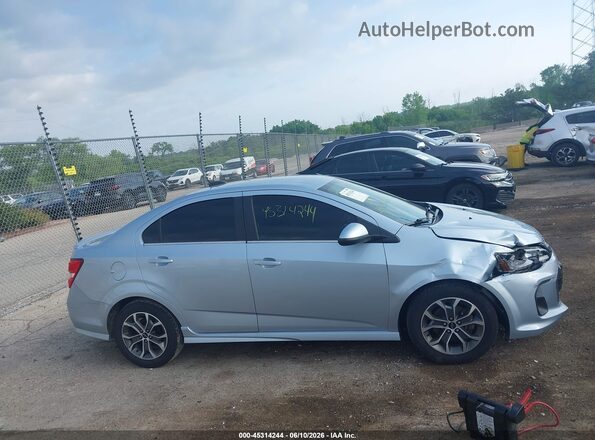 1G1JD5SHXJ4133778 2018 CHEVROLET SONIC Silver Widok wnętrza z tyłu
