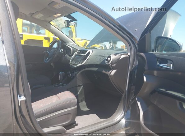 1G1JD6SH1J4104014 2018 CHEVROLET SONIC Gray Vista interior delantera