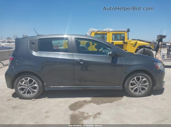1G1JD6SH1J4104014 2018 CHEVROLET SONIC Gray Vista interior trasera