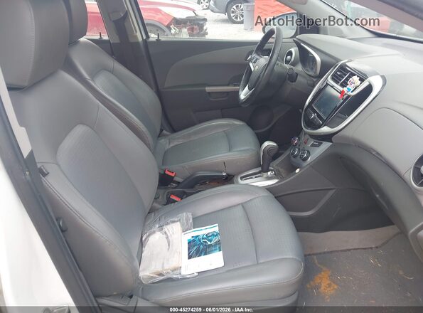 1G1JF5SB0H4120313 2017 CHEVROLET SONIC White წინა სალონის ხედი