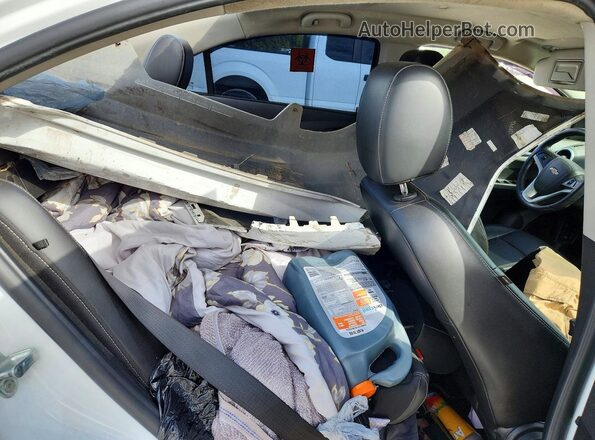 1G1JF5SB0J4131379 2018 CHEVROLET SONIC White Вид задніх сидінь