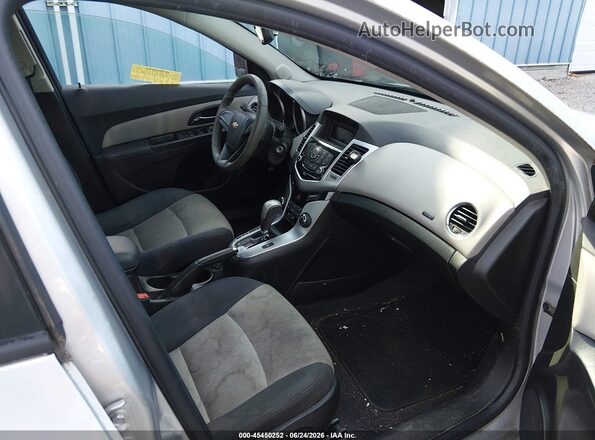 1G1PC5SH4G7210052 2016 CHEVROLET CRUZE Silver Widok wnętrza z przodu