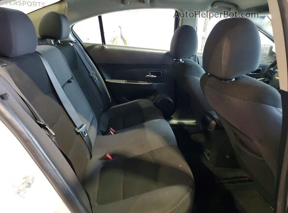 1G1PE5SB4G7143099 2016 CHEVROLET CRUZE White Widok tylnych siedzeń