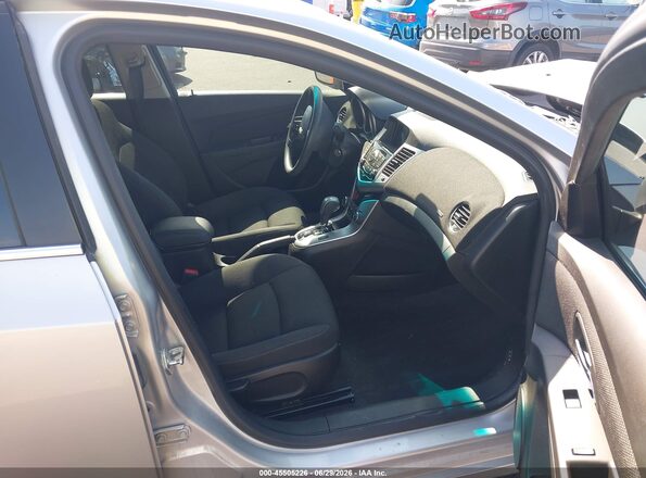 1G1PE5SB9G7147892 2016 CHEVROLET CRUZE Серебряный Вид салона спереди