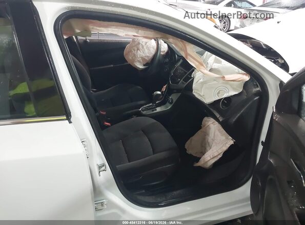 1G1PE5SBXG7228254 2016 CHEVROLET CRUZE White Widok wnętrza z przodu