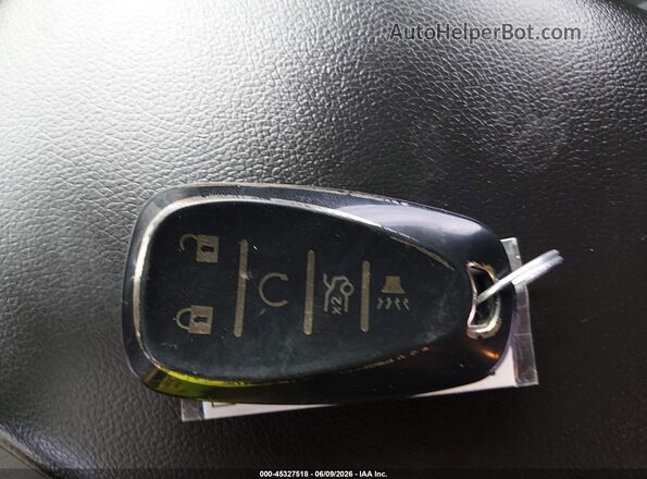 1G1ZB5ST1HF166132 2017 CHEVROLET MALIBU Silver Widok deski rozdzielczej