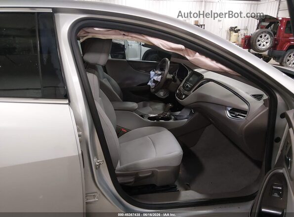 1G1ZB5ST1HF185201 2017 CHEVROLET MALIBU Silver Widok wnętrza z przodu