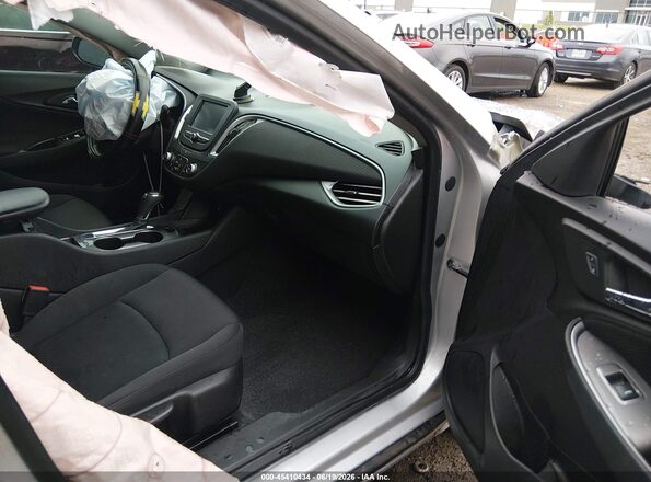 1G1ZB5ST2HF181898 2017 CHEVROLET MALIBU Silver Widok wnętrza z przodu