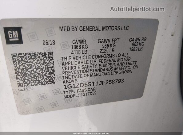 1G1ZD5ST1JF258793 2018 CHEVROLET MALIBU White Widok komory silnika