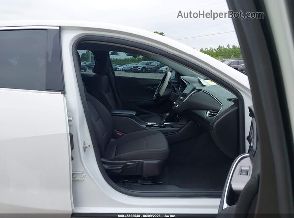 1G1ZD5ST2JF142325 2018 CHEVROLET MALIBU Белый Вид салона спереди