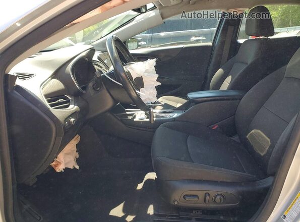 1G1ZD5ST2JF279930 2018 CHEVROLET MALIBU Серебряный Вид салона спереди