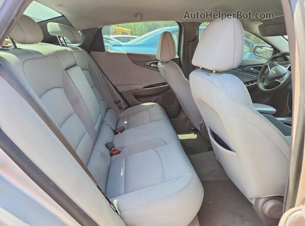1G1ZD5ST2KF135408 2019 CHEVROLET MALIBU Silver Widok tylnych siedzeń