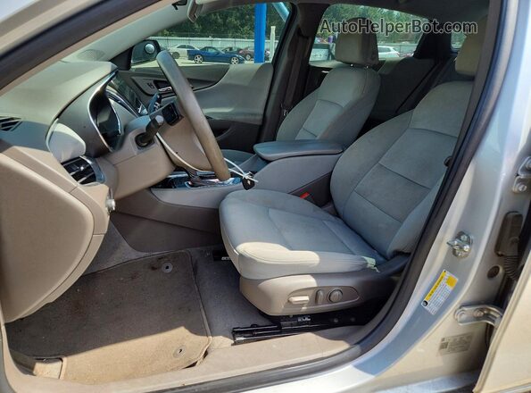 1G1ZD5ST2KF135408 2019 CHEVROLET MALIBU Silver Widok wnętrza z przodu