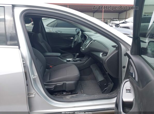 1G1ZD5ST3JF129504 2018 CHEVROLET MALIBU Серебряный Вид салона спереди