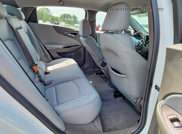 1G1ZD5ST3JF148408 2018 CHEVROLET MALIBU White Widok tylnych siedzeń