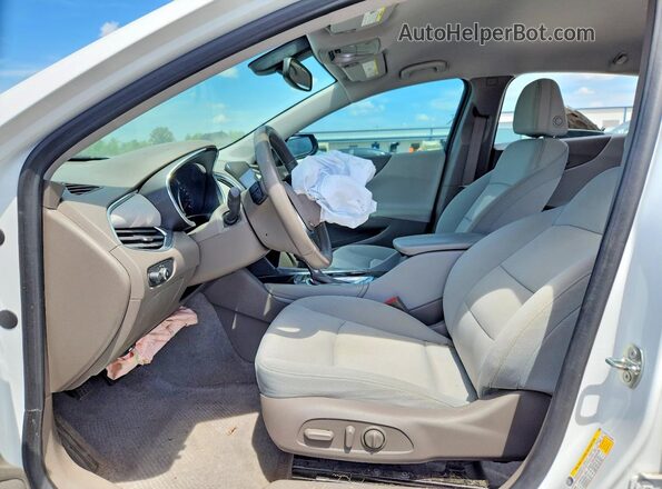 1G1ZD5ST3JF148408 2018 CHEVROLET MALIBU White Widok wnętrza z przodu