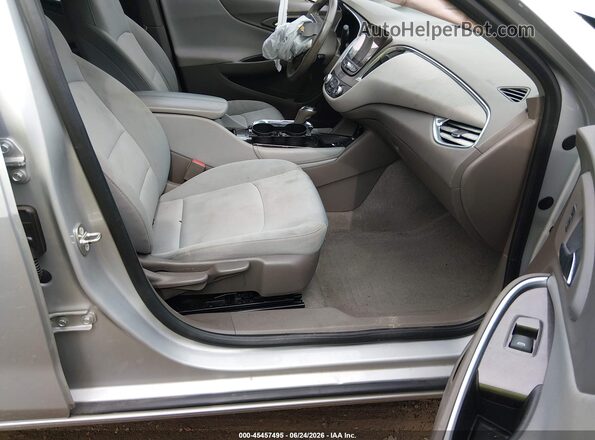 1G1ZD5ST3JF166102 2018 CHEVROLET MALIBU Silver Vista interior delantera